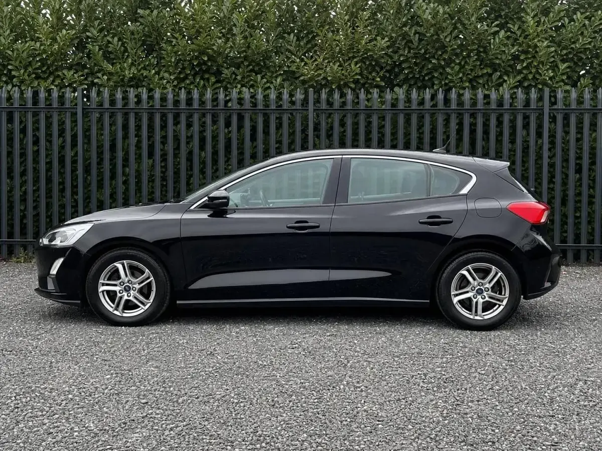 Used Ford Focus Zetec 120 HP (88 kW) 2018 Black Hatchback