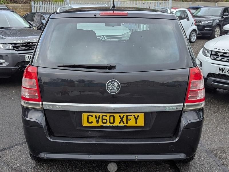 Second-hand Vauxhall Zafira Elite 110 CP (80 kW) 2010 Negru Monovolum