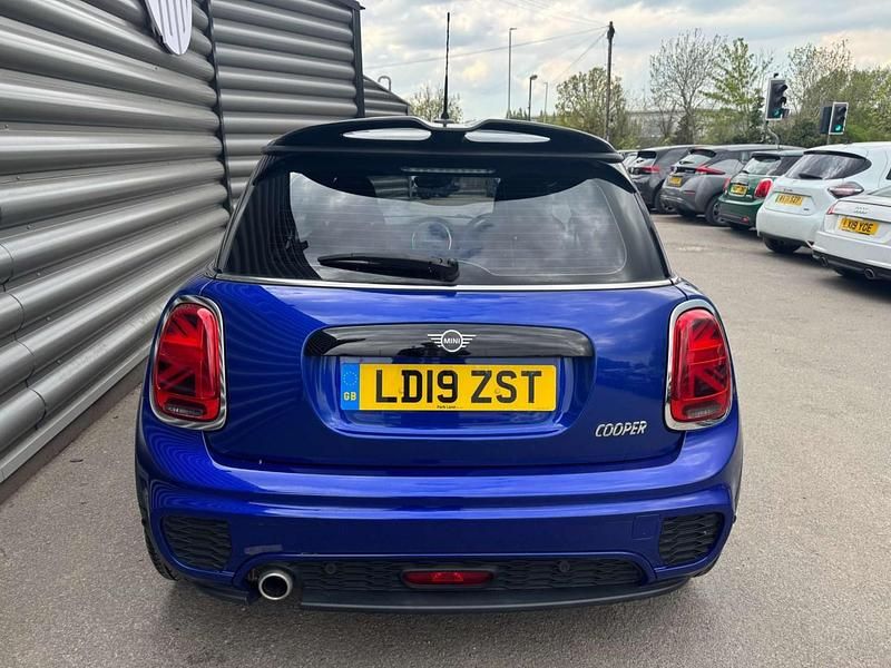 Begagnad Mini Cooper Hatch 2019 Blå Halvkombi