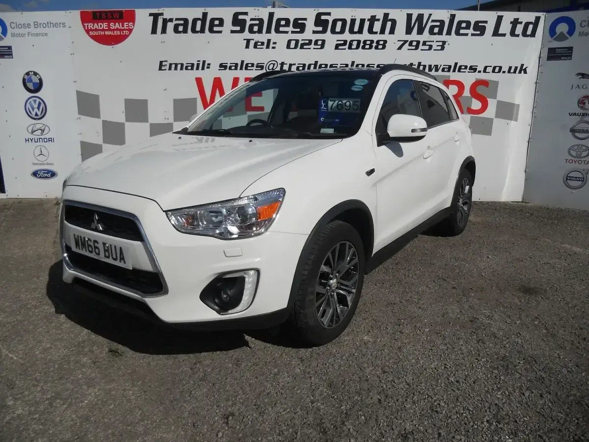 Used Mitsubishi ASX 114 HP (83 kW) 2016 White SUV