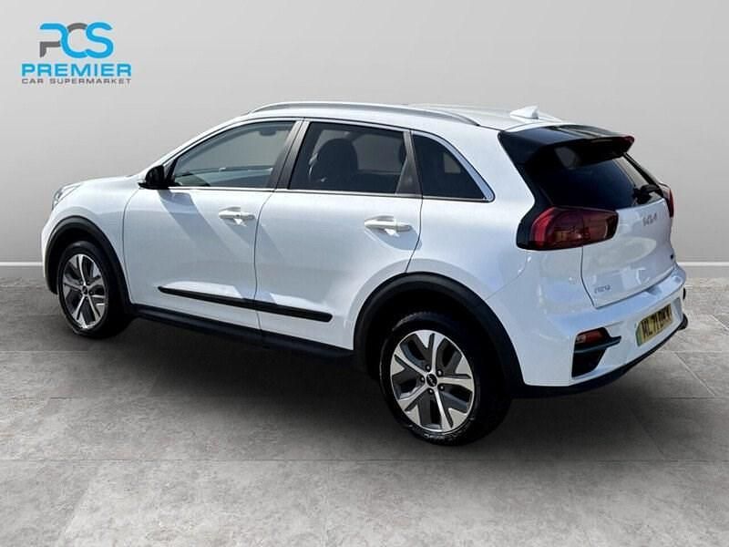 Used Kia Niro 150 kW (204 HP) 2021 White SUV