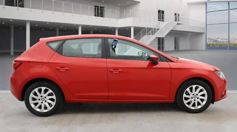 Used Seat Leon SE 110 HP (80 kW) 2013 Red Hatchback