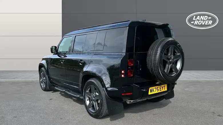 Used Land Rover Defender SE Dynamic 249 HP (183 kW) 2025 Black SUV