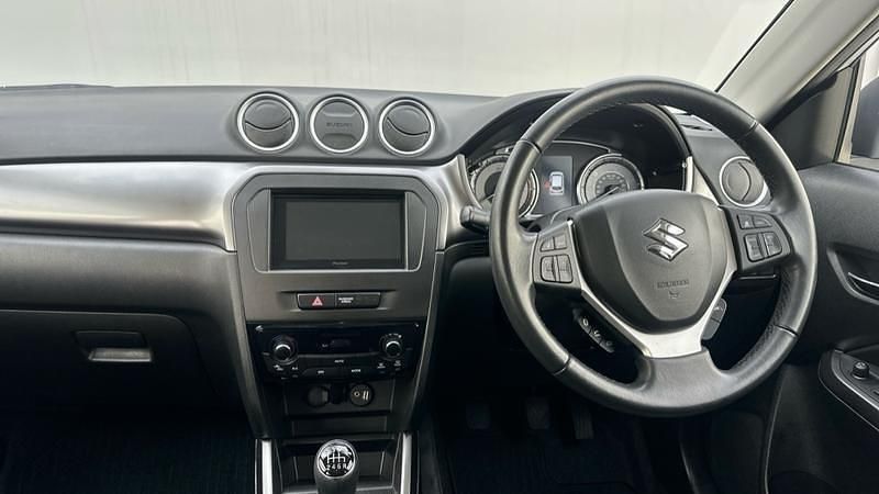 Used Suzuki Vitara SZ-T 129 HP (94 kW) 2022 Silver SUV