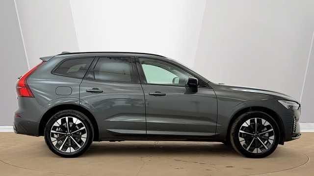 Used Volvo XC60 Plus 247 HP (181 kW) 2025 Green SUV