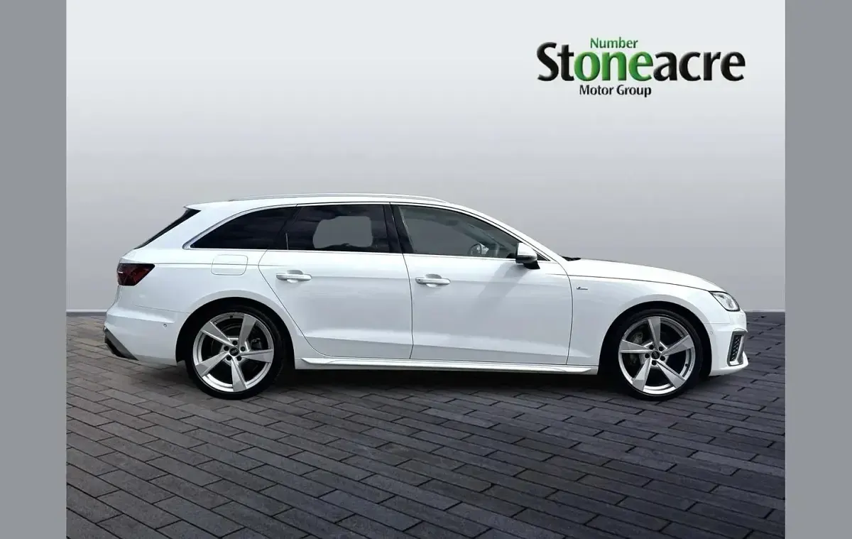Used Audi A4 S-Line 204 HP (150 kW) 2024 White Estate