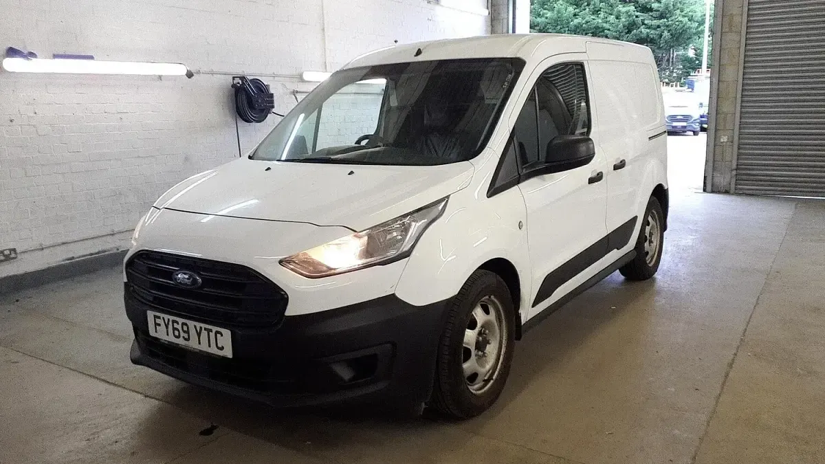 Used Ford Transit Connect 100 HP (73 kW) 2019 White MPV