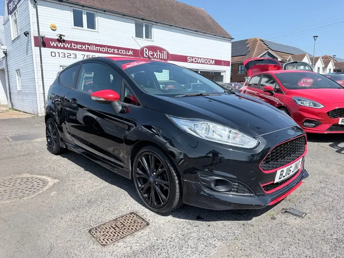 Used Ford Fiesta Zetec 140 HP (102 kW) 2016 Black Hatchback