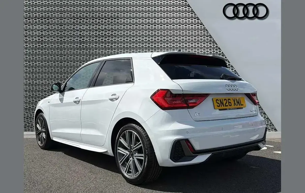 Used Audi A1 S-Line 94 HP (69 kW) 2026 White SUV