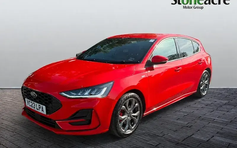 Used Ford Focus ST-Line 155 HP (114 kW) 2021 Red Hatchback