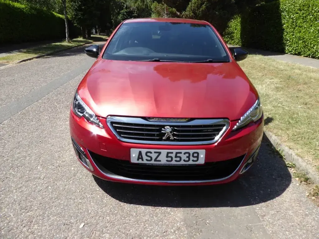 Used Peugeot 308 GT-line 130 HP (95 kW) 2017 Red Hatchback