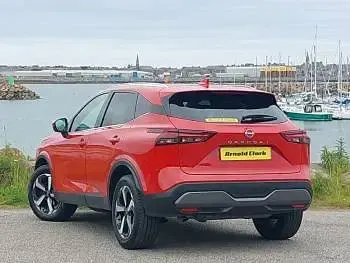 Used Nissan Qashqai N-Connecta 140 HP (102 kW) 2023 Red SUV