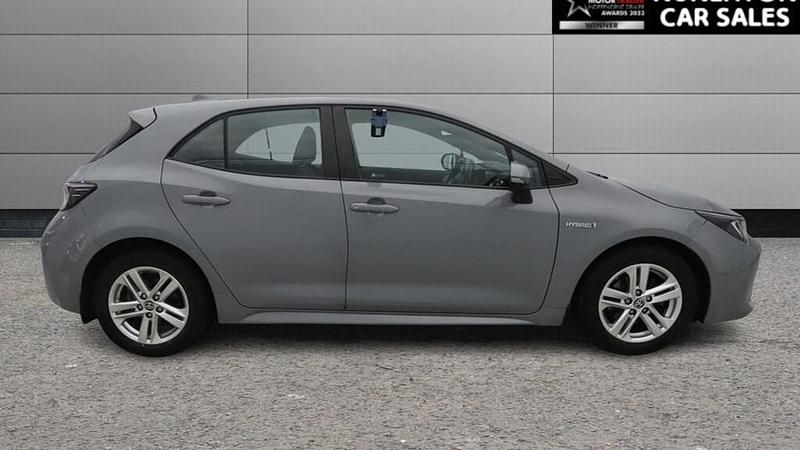 Used Toyota Corolla 122 HP (89 kW) 2021 Grey Hatchback