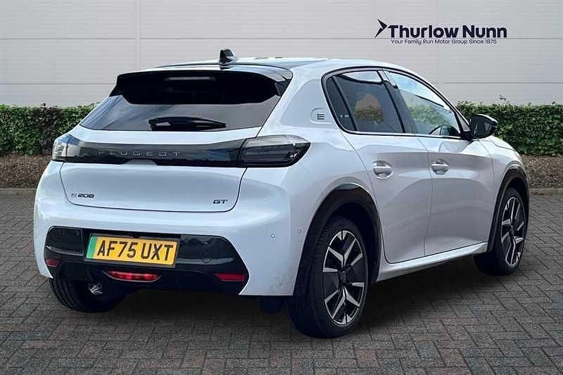 Used Peugeot e-208 Premium 114 kW (156 HP) 2025 White Hatchback
