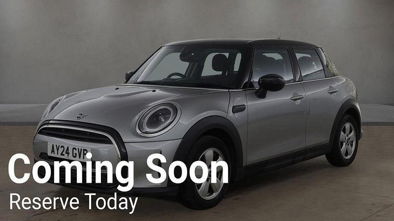 Used Mini Cooper Classic 134 HP (98 kW) 2024 Silver Hatchback