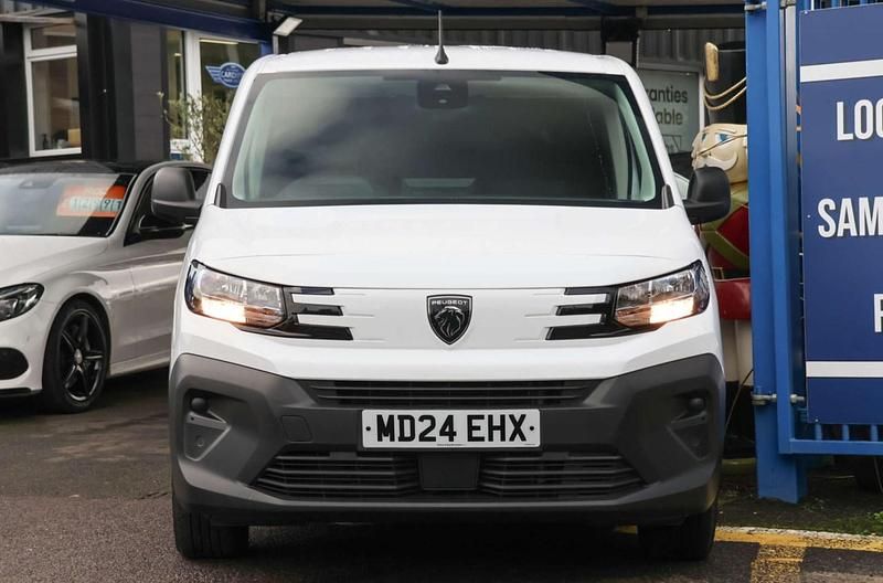 Used Peugeot Partner 131 HP (96 kW) 2024 White MPV