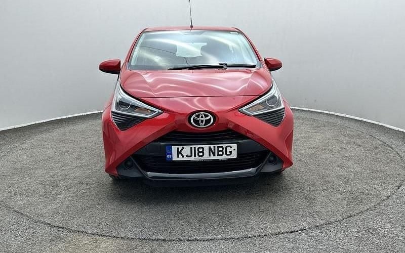 Used Toyota Aygo X-play 72 HP (52 kW) 2020 Hatchback