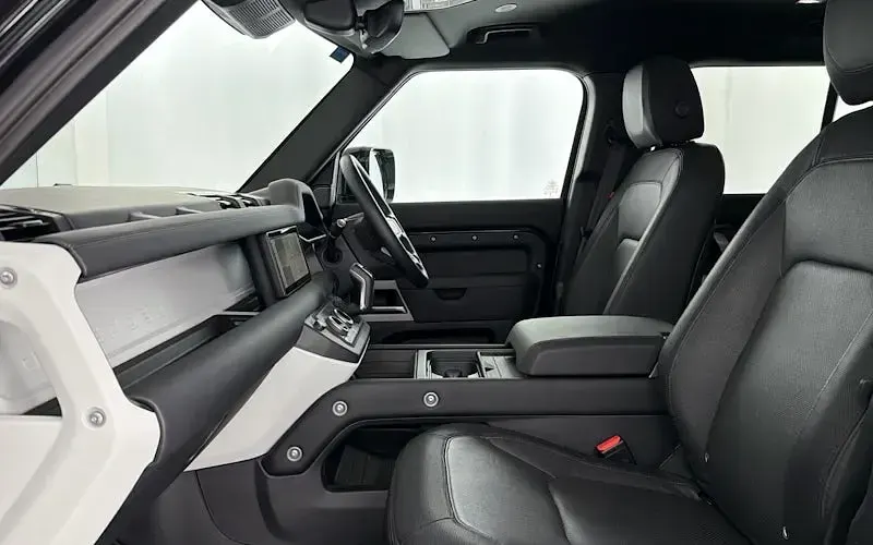 Usado Land Rover Defender SE Dynamic 249 HP (183 kW) 2024 SUV