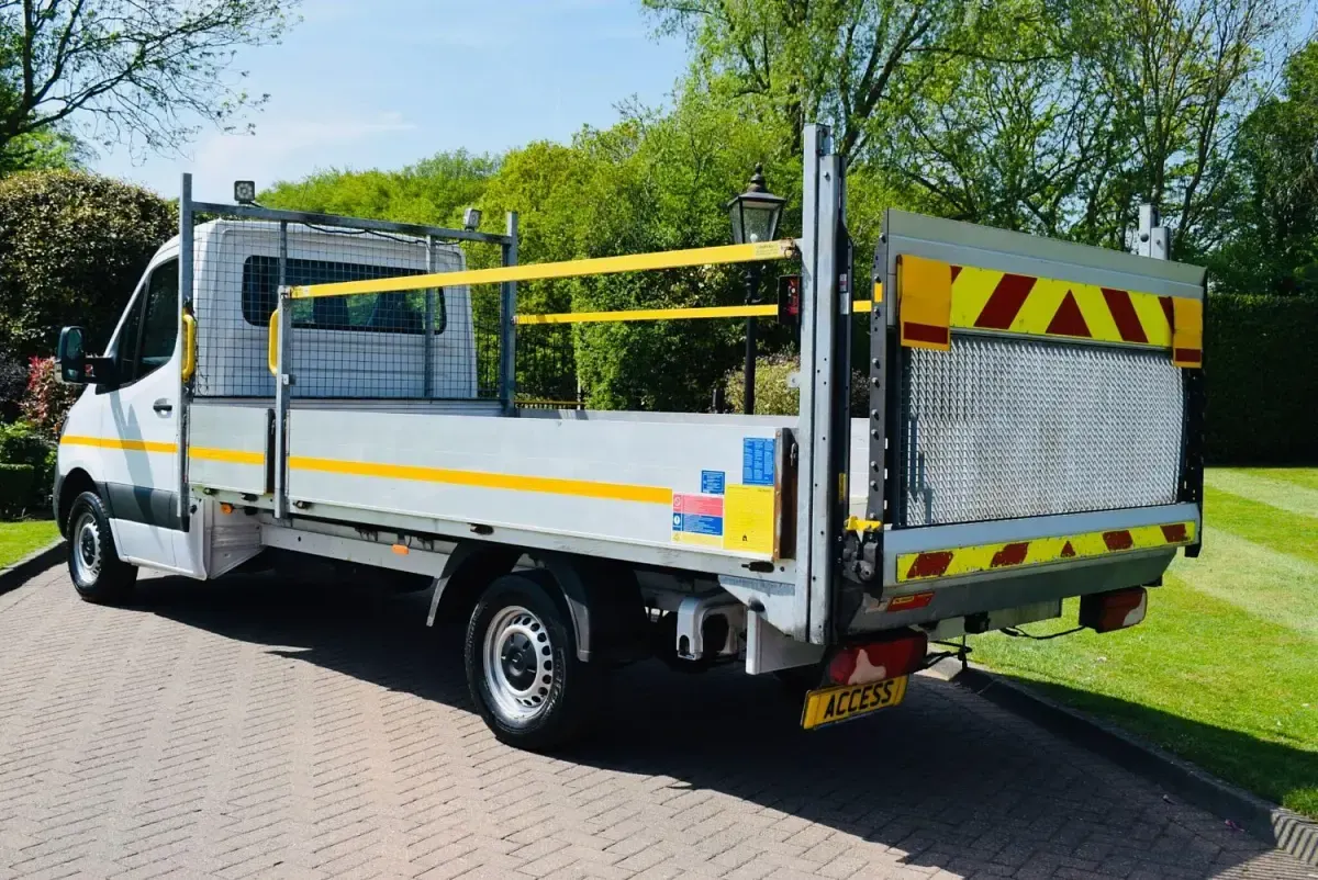 Begagnad Mercedes Sprinter Progressive 2023 Vit Van