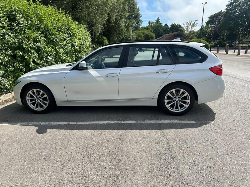 Used BMW 320 2015 White Estate