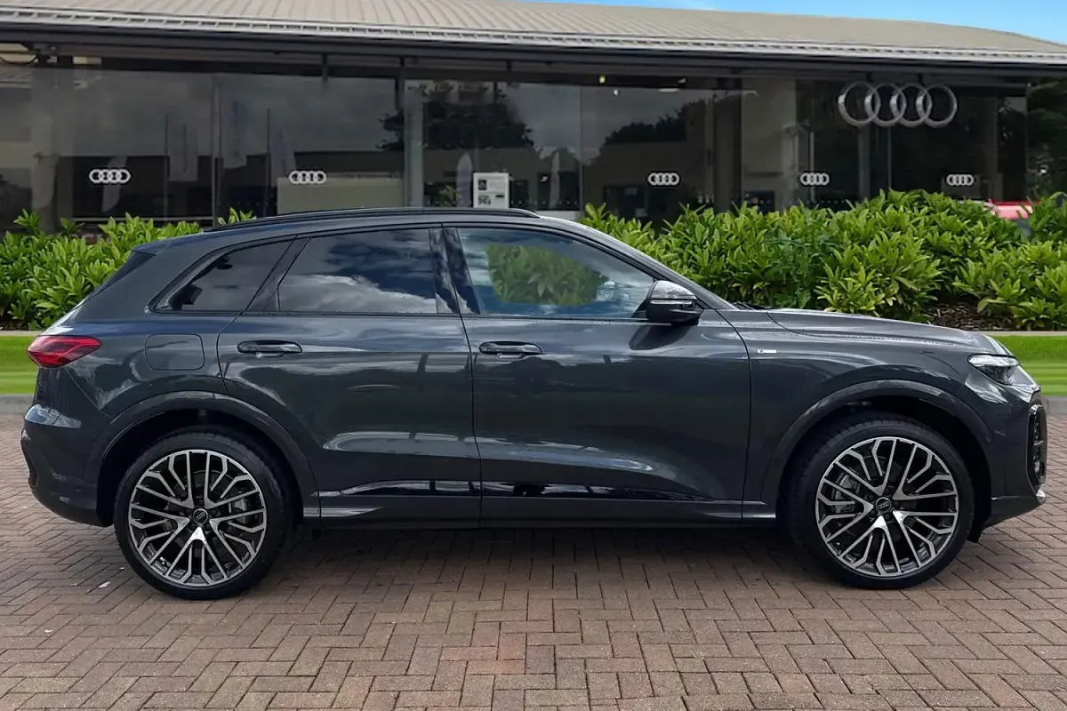 New Audi Q5 Comfort 204 HP (150 kW) 2026 Grey SUV