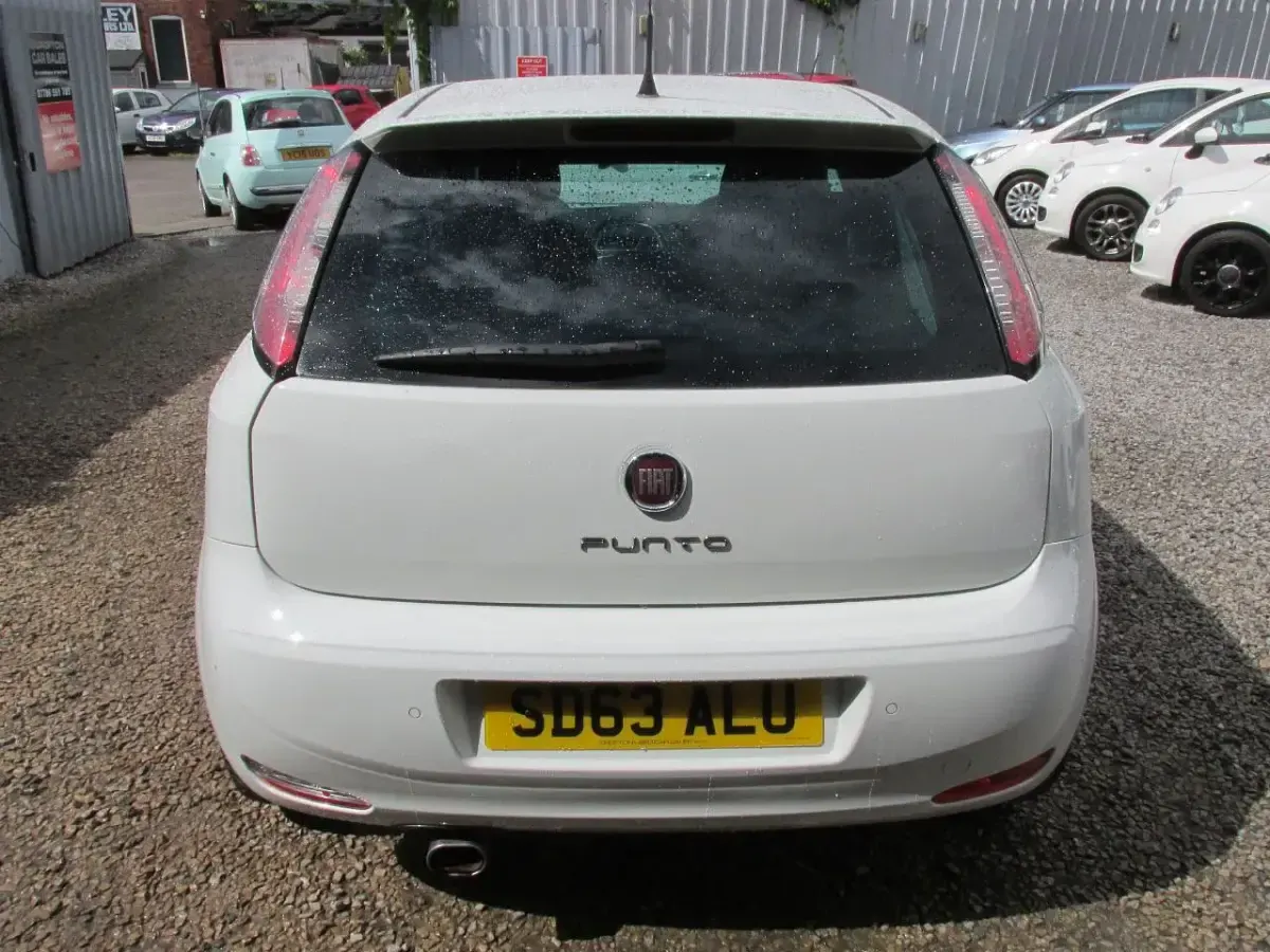 Used Fiat Punto 69 HP (50 kW) 2013 White Hatchback