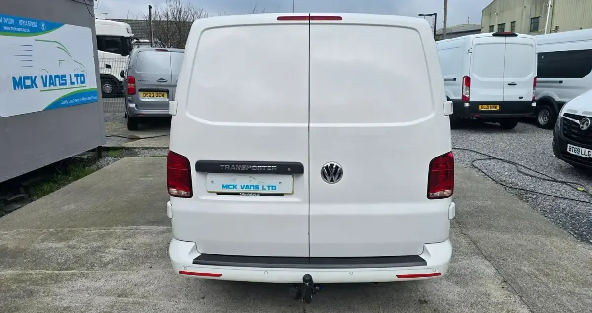 Gebraucht VW Transporter Highline 150 PS (110 kW) 2022 Weiß Van