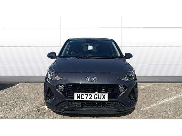 Gebraucht Hyundai i10 Premium 67 PS (49 kW) 2023 Grau Kleinwagen