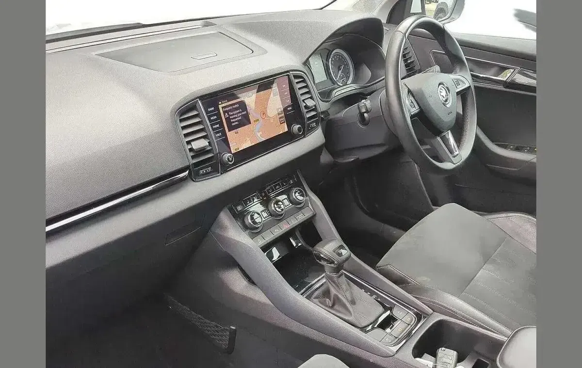 Used Skoda Karoq SE L 150 HP (110 kW) 2019 Moon white metallic SUV