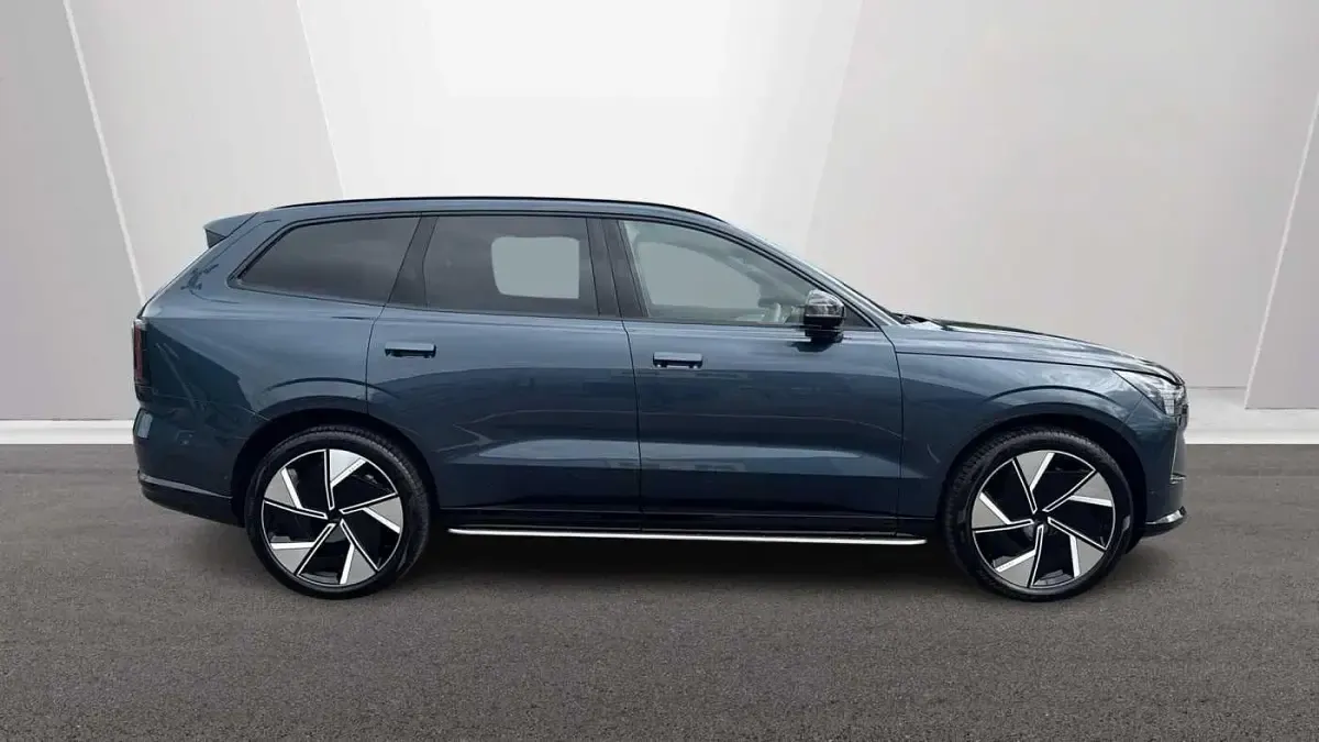 Used Volvo EX90 Ultra 300 kW (408 HP) 2025 Blue SUV