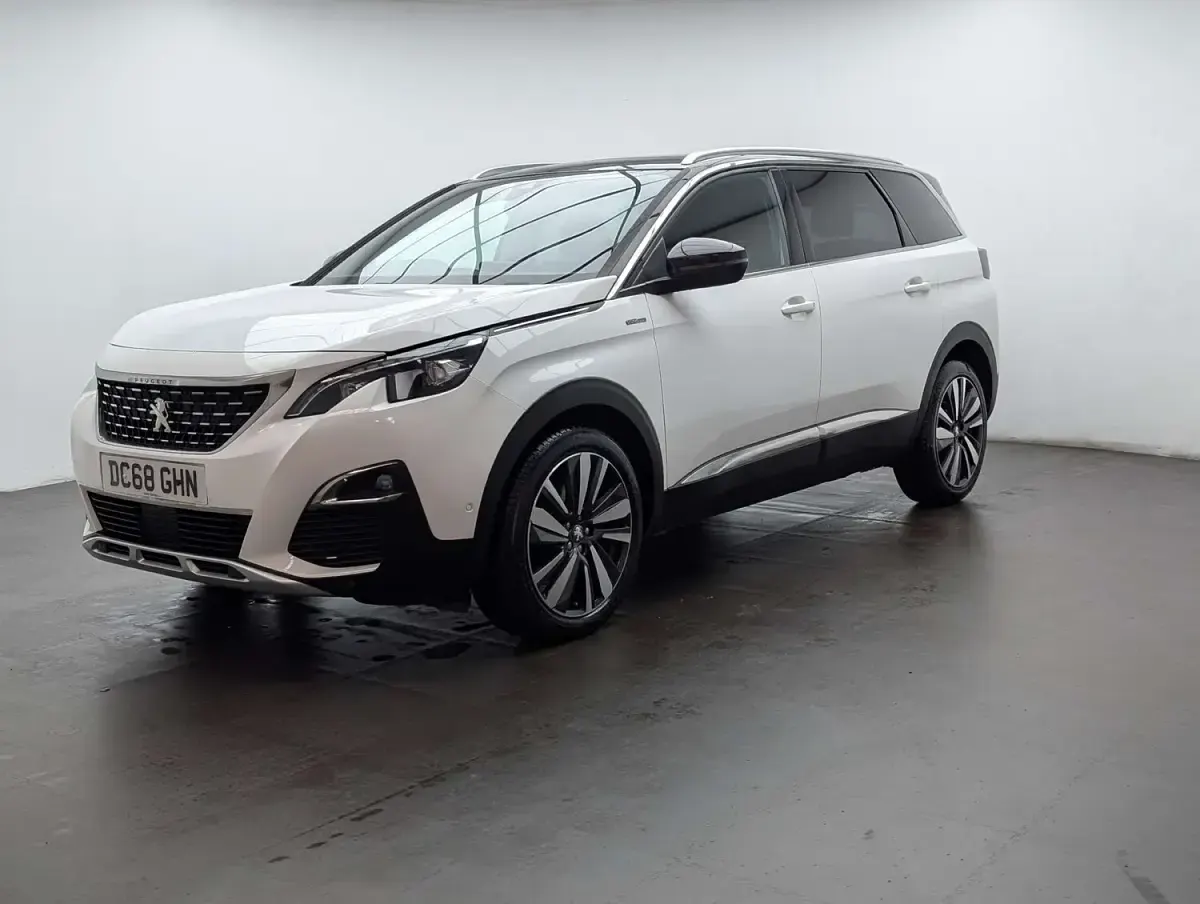 Used Peugeot 5008 Premium 129 HP (94 kW) 2019 White SUV