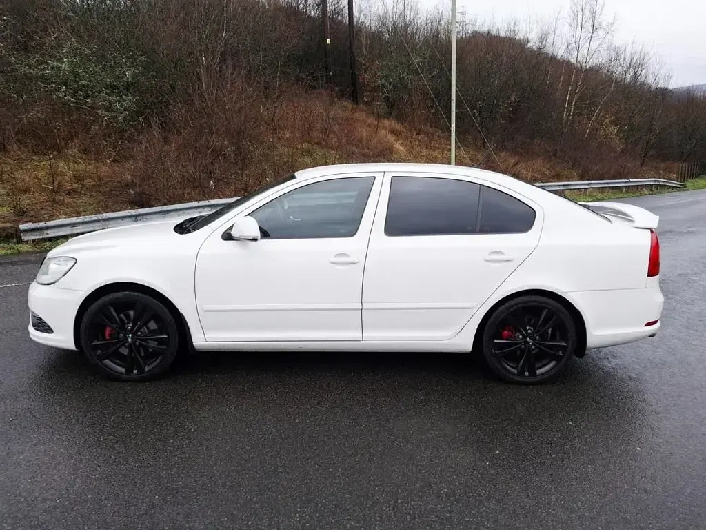Usado Skoda Octavia vRS 200 HP (147 kW) 2012 Branco Citadino