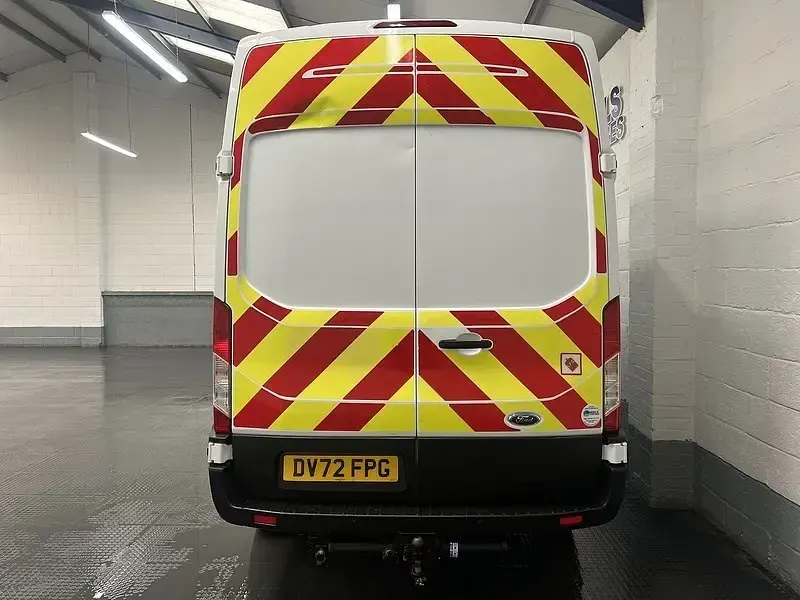Usado Ford Transit S 130 HP (95 kW) 2022 Branco Van