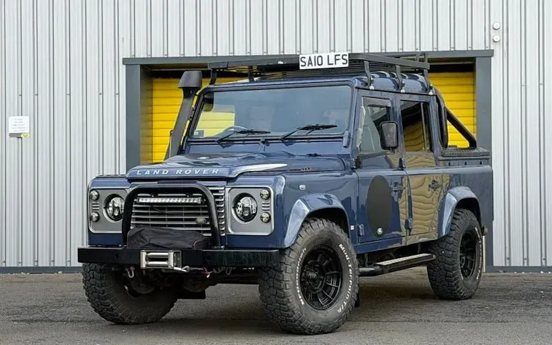 Used Land Rover Defender 124 HP (91 kW) 2011 Pickup