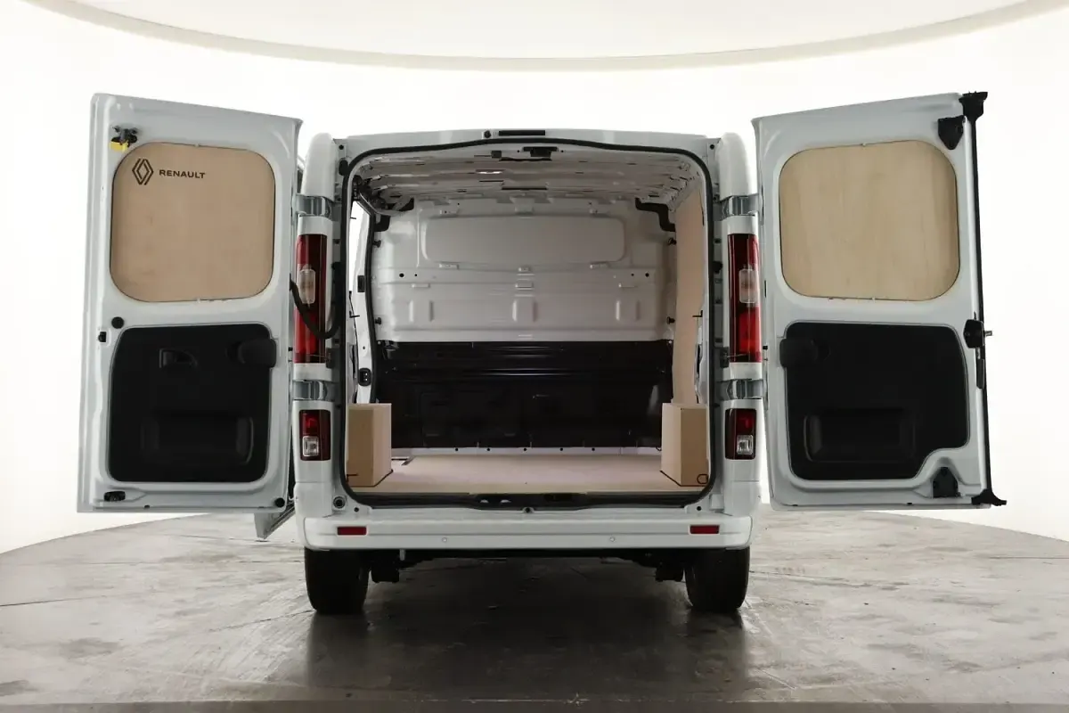 New Renault Trafic 2026 White