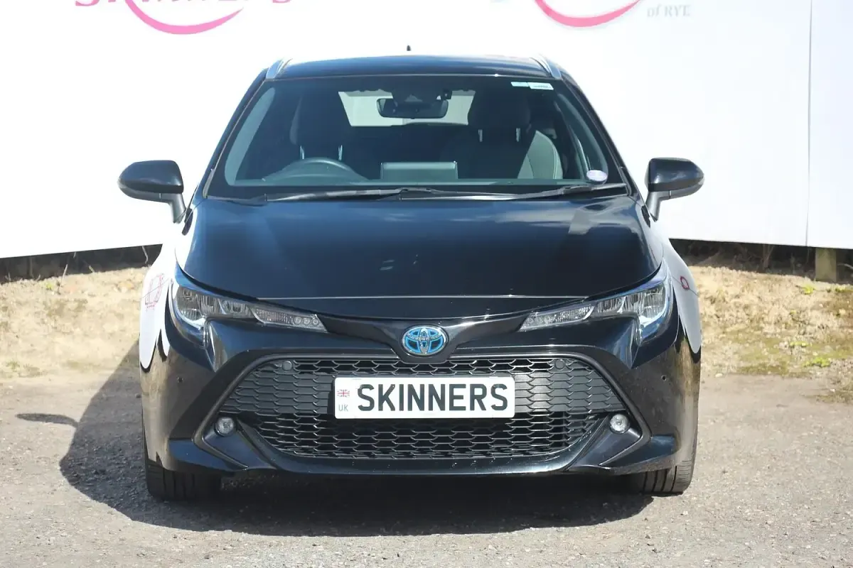 Used Toyota Corolla Design 122 HP (89 kW) 2021 Black Estate