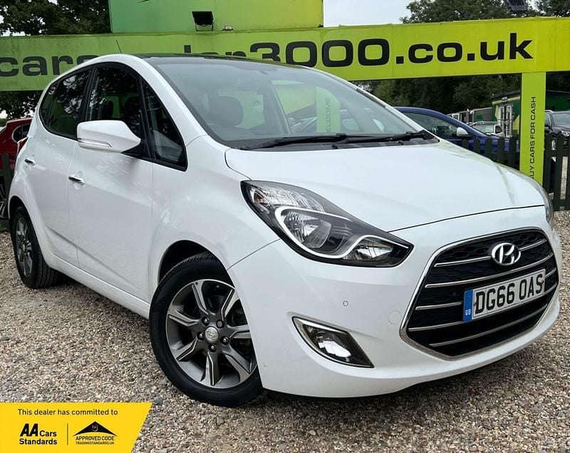 White Used 2016 Hyundai ix20 Premium Hatchback | £5,800 (Fair price) - Image 1/4