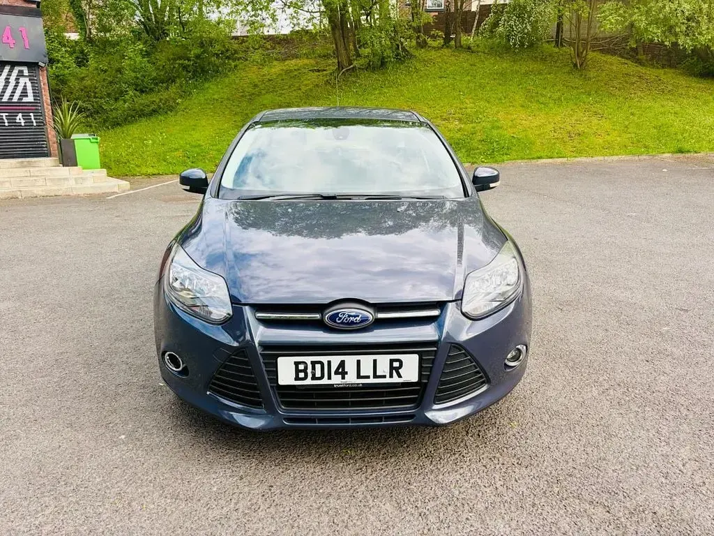 Used Ford Focus Zetec 125 HP (91 kW) 2014 Grey Hatchback