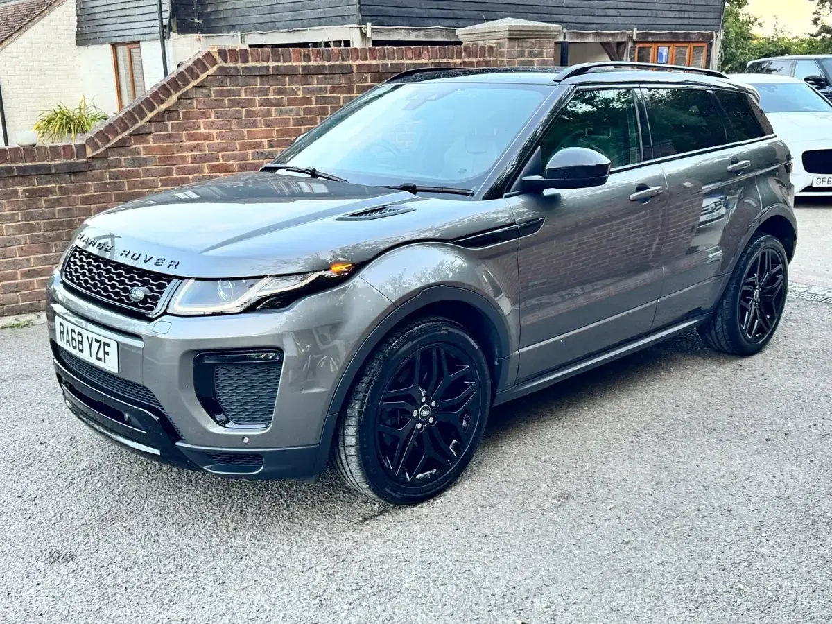 Used Land Rover Range Rover evoque HSE Dynamic 240 HP (176 kW) 2019 Grey SUV
