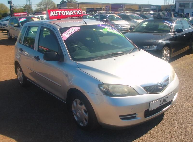 Used Mazda 2 68 HP (50 kW) 2005 Silver Hatchback