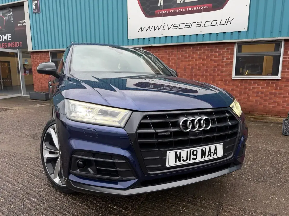 Usado Audi Q5 Advanced 190 HP (139 kW) 2019 Azul SUV