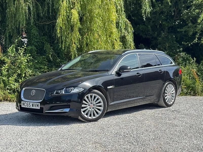 Used Jaguar XF Sportbrake Luxury 200 HP (147 kW) 2015 Black Estate
