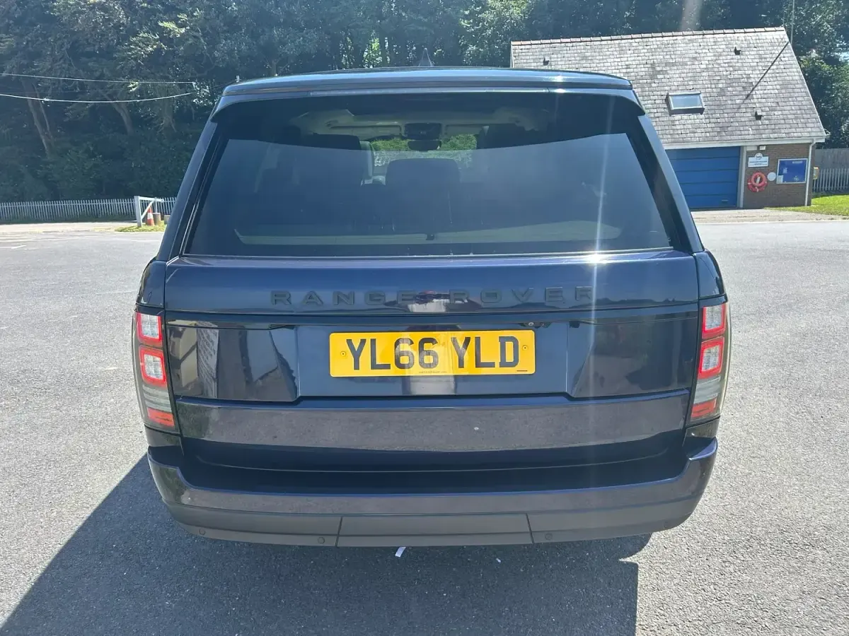 Used Land Rover Range Rover Autobiography 258 HP (189 kW) 2017 Blue SUV