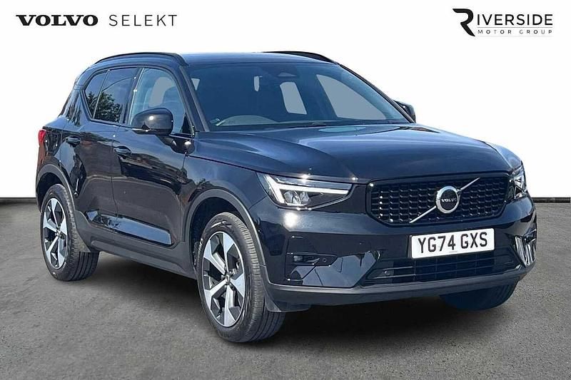 Onyx black Used 2024 Volvo XC40 Plus SUV | £33,795 (A bit pricey) - Image 1/4