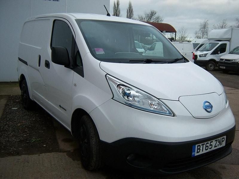 Used Nissan e-NV200 Acenta 80 kW (109 HP) 2015 White MPV