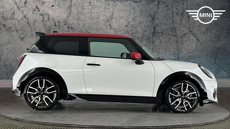 Used Mini Cooper S Hatch 201 HP (147 kW) 2024 White Hatchback