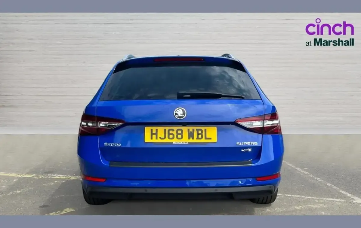 Used Skoda Superb 190 HP (139 kW) 2018 Blue Estate