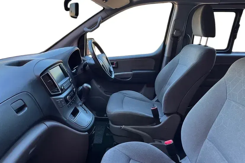 Used Hyundai I800 SE 168 HP (123 kW) 2019 Timeless black MPV