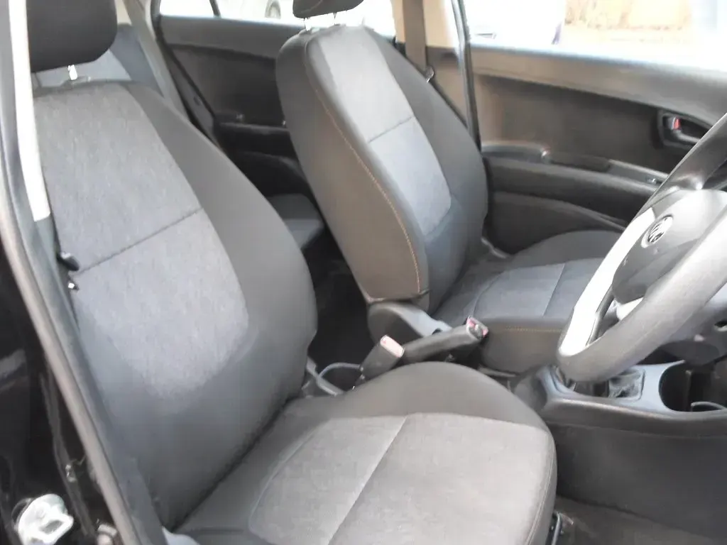 Second-hand Kia Picanto 2014 Negru Hatchback