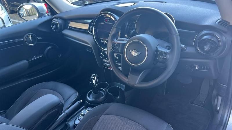 Used Mini Cooper Classic 136 HP (100 kW) 2024 Melting silver iii Hatchback